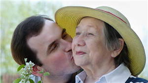 ¿Vives Con Tu Madre?