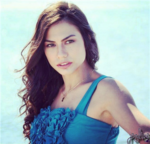 Demet Özdemir Ne Kadar Benziyosu