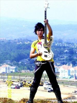 Bassist Polling