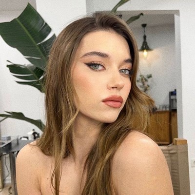 Afra Saraçoğlu'nu Ne Kadar Tanıyorsun? 