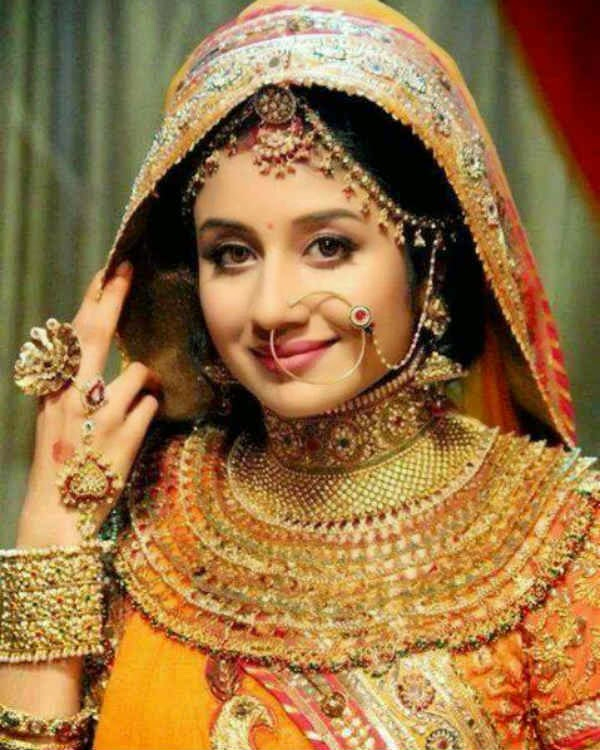 Mirip Siapakah Kamu Di Jodha Akb
