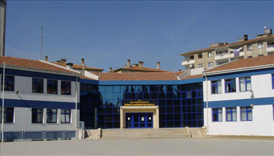 İnönü İlk Öğretim Okulunun En Yakışıklı 8. Sınıf Ö